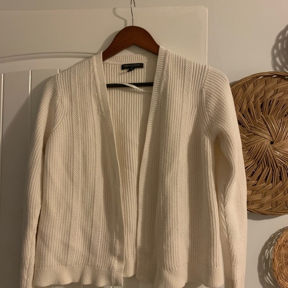 5/$25 item: Knit cream sweater from Banana Republic Outlet. Size small. - Picture 1 of 3